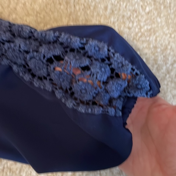 Dana Buchman Size L LaceTrimmed Long Sleeve Top - Picture 3 of 9